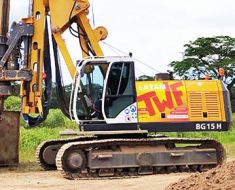 BAUER BG 15 H Rotary Drilling Rig - Year 2013-2