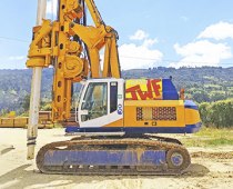 BAUER BG 18 H Rotary Drilling Rig - Year 2004